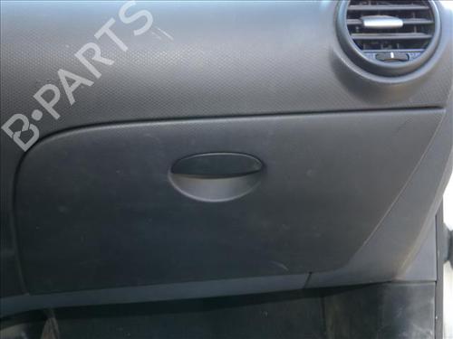 Used Glove box SEAT LEON (1P1) 1.9 TDI (105 hp) 24857454