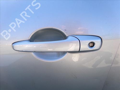 Venstre foran utvendig håndtak MAZDA 6 Hatchback (GG) 2.0 DI (GG14) (136 hp) 26306825