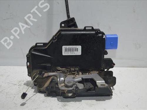 Serrure avant droite SKODA ROOMSTER (5J7) 1.4 TDI (80 hp) 24557483