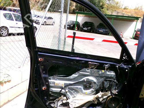 Left front door HYUNDAI ELANTRA III Saloon (XD) 2.0 CRDi | BP28350511C2 