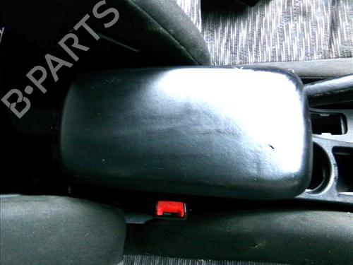 Used Armrest / Center console KIA CEE'D Hatchback (ED) 2.0 CRDi 140 (140 hp) 26204680