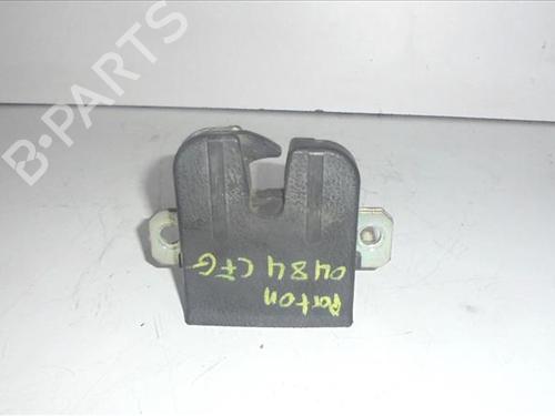 Used Tailgate lock VW POLO (9N_, 9A_) 1.2 (54 hp) 24559166