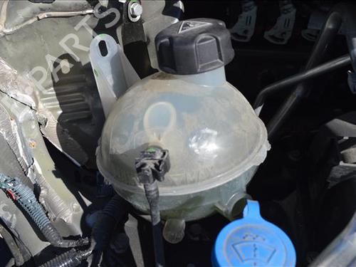 Used Expansion tank PEUGEOT 108 1.2 (82 hp) 24562136