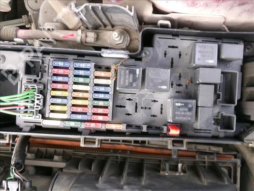 Used Fuse box VOLVO S60 I (384) 2.4 (140 hp) 26283546