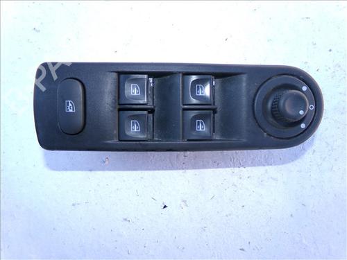 Used Left front window switch RENAULT CAPTUR I (J5_, H5_) 0.9 TCe 90 (90 hp) 31082348