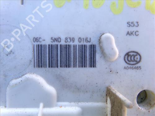 Vergrendeling rechts achter VW TIGUAN (5N_) 2.0 TDI | BP30764072C99