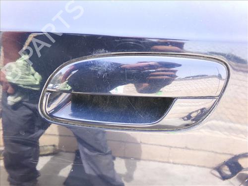 Używane Klamka zewnętrzna drzwi tylnych lewych HYUNDAI ELANTRA III Saloon (XD) 2.0 CRDi (113 hp) 28350502