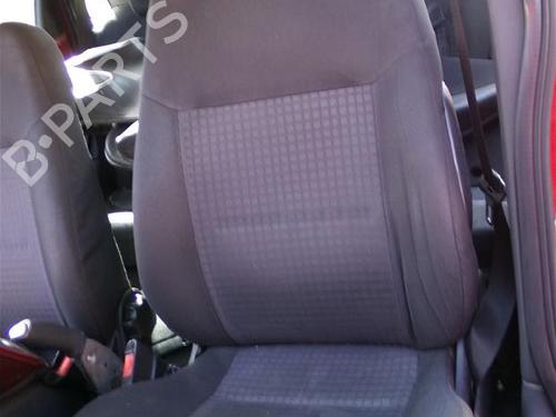 Sedile anteriore sinistro OPEL CORSA C (X01) 1.2 Twinport (F08, F68) (80 hp) 29944099