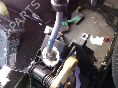 Used Gear lever PEUGEOT 308 I (4A_, 4C_) 1.6 HDi (109 hp) 26049236