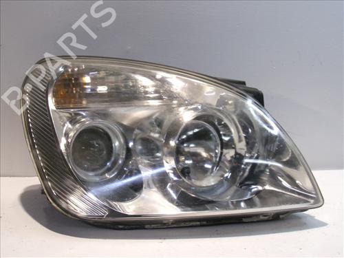 Used Right headlight KIA CARENS III MPV (UN) 2.0 CRDi 140 (140 hp) 24566200