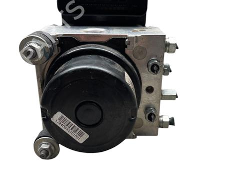 Used ABS pump TOYOTA YARIS (_P13_) 1.0 (KSP130) (72 hp) 31289794