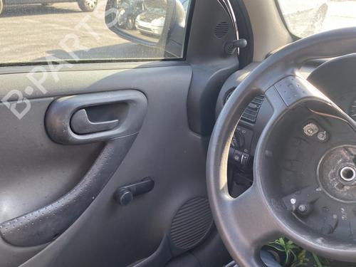 Left front fog light OPEL CORSA C (X01) 1.7 DI (F08, F68) | BP25521480C30 