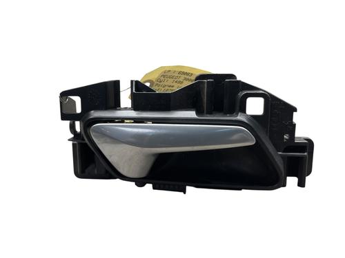 Used Rear right interior door handle PEUGEOT 3008 II SUV (MC_, MR_, MJ_, M4_) 1.5 BlueHDi 130 (131 hp) 26684035
