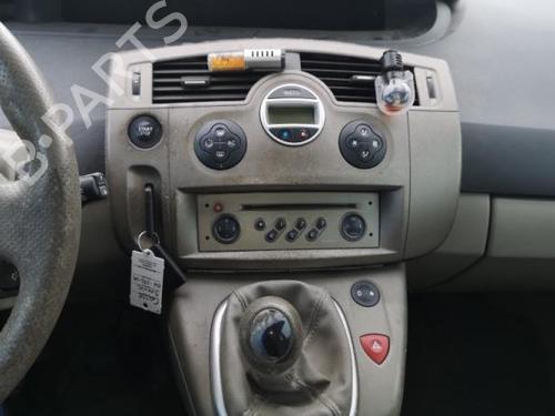 Venstre forlygte RENAULT SCÉNIC II (JM0/1_) 1.9 dCi (JM0G, JM12, JM1G, JM2C) | BP25532332C28 