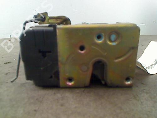 Używane Zamek drzwi przednich prawych PEUGEOT 206 Hatchback (2A/C) 1.4 i (75 hp) 25582576