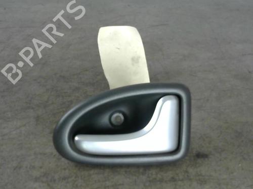 Høyre bak invendig håndtak RENAULT CLIO II (BB_, CB_) 1.5 dCi (B/CB3M) (64 hp) 25582666