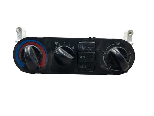 Used Climate control NISSAN TERRANO II (R20) 2.7 TDi 4WD (125 hp) 29958931