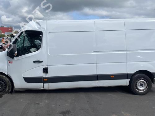 Left front fog light RENAULT MASTER III Van (FV) 2.3 dCi 145 FWD (FV0E, FV0F, FV0H, FV02, FV0M, FV0S,... | BP25573745C30  - Image 8