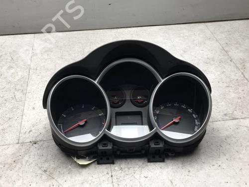Used Instrument cluster CHEVROLET CRUZE Hatchback (J305) 1.6 (124 hp) 25581770