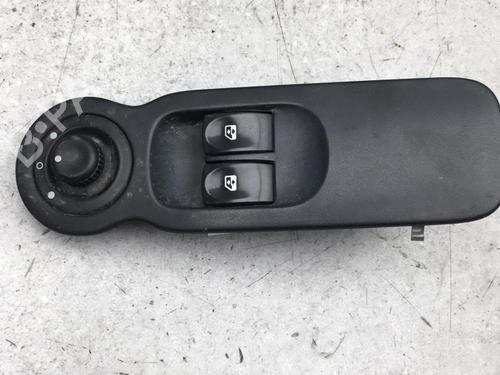 Used Left front window switch RENAULT MODUS / GRAND MODUS (F/JP0_) 1.5 dCi (FP0D, JP0D) (82 hp) 25537957