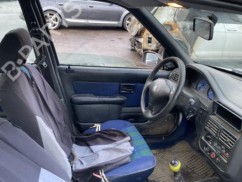 Høyre foran beltestrammer PEUGEOT 106 II (1A_, 1C_) 1.1 i | BP25510185C88 