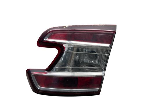right-tailgate-light-renault-megane-iv-hatchback-b9amn_-2015-36057619 main image