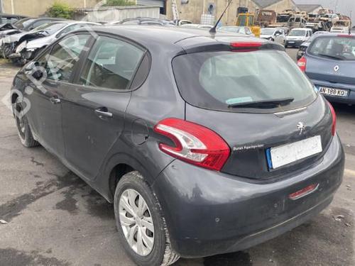 Seat buckle PEUGEOT 208 I (CA_, CC_) 1.4 HDi | BP25572537I32