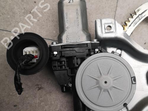 Lève-vitre avant droit TOYOTA YARIS (_P9_) 1.4 D-4D (NLP90_, NLP90R) (90 hp) 25554327