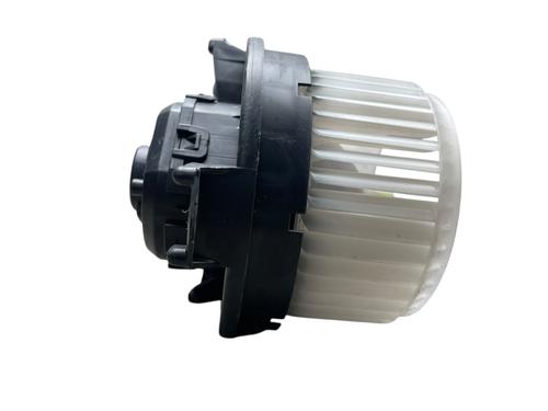 Heater blower motor FORD KUGA III (DFK) 2.5 FHEV | BP25531369M62 - Image 2