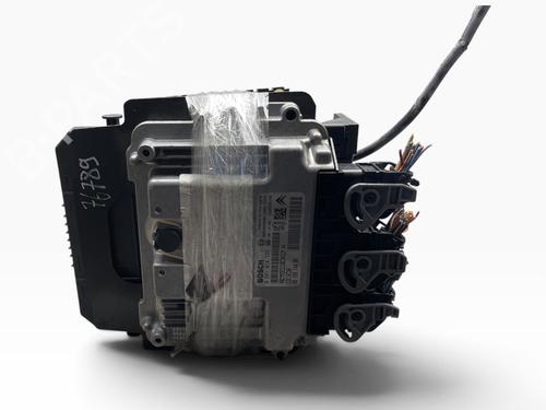 electronic-module-peugeot-5008-0u_-0e_-2009-2010-2011-2012-2013-2014-2015-2016-2017-38549832 main image
