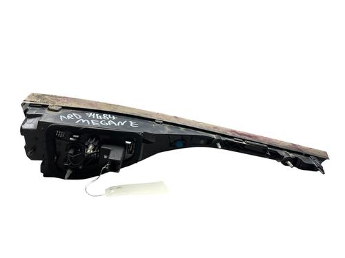right-tailgate-light-renault-megane-iv-hatchback-b9amn_-2015-25544674 main image