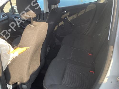 Right front fog light PEUGEOT 208 I (CA_, CC_) 1.6 HDi / BlueHDi 75 | BP29975918C31