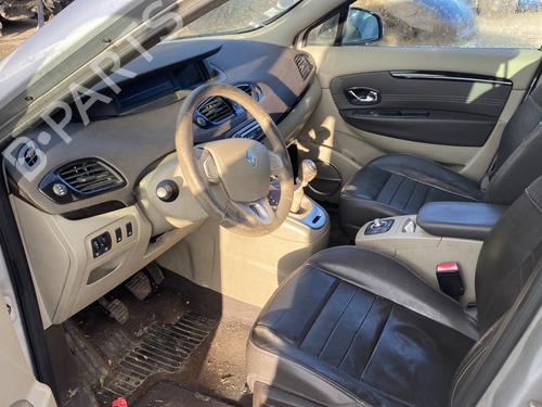 Fuse box RENAULT GRAND SCÉNIC III (JZ0/1_) 1.6 dCi (JZ00, JZ12) | BP32098073E1 