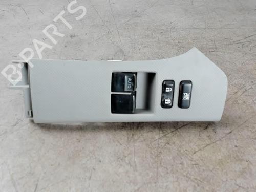 Used Left front window switch TOYOTA YARIS (_P9_) 1.4 D-4D (NLP90_, NLP90R) (90 hp) 25517814