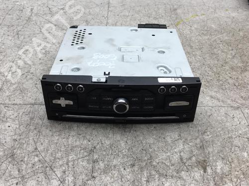 Used Radio Radio PEUGEOT 5008 (0U_, 0E_) 2.0 HDi 150 / BlueHDi 150 (150 hp) 25529165 25529165