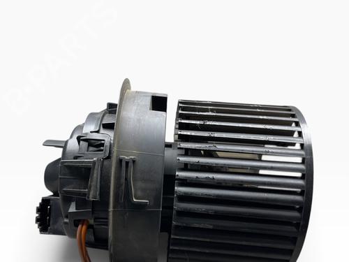 Heater blower motor DACIA SANDERO II 1.5 Blue dCi 95 (B8JL) | BP39536683M62 - Image 3