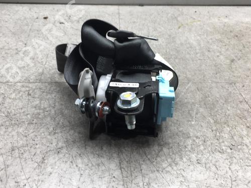 rear-left-seatbelt-ssangyong-tivoli-2015-25524433 main image