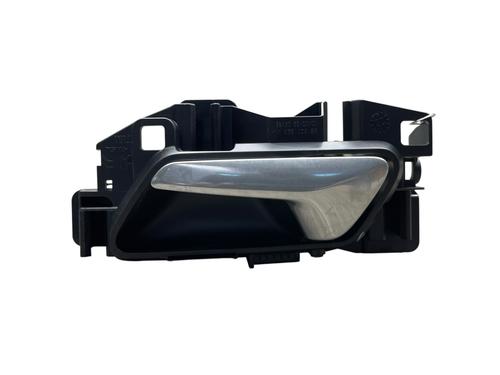 Used Rear left interior door handle PEUGEOT 3008 II SUV (MC_, MR_, MJ_, M4_) 1.5 BlueHDi 130 (131 hp) 26684036