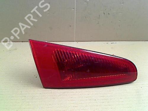 Feu arrière gauche ALFA ROMEO 147 (937_) 1.9 JTDM 8V (937.AXD1A, 937.AXU1A, 937.BXU1A) (120 hp) 25553667