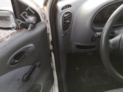 Right headlight FORD FIESTA IV (JA_, JB_) 1.8 D | BP25584357C29 