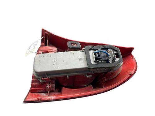 Used Left taillight Left taillight RENAULT CLIO II (BB_, CB_) 1.2 16V (BB05, BB0W, BB11, BB27, BB2T, BB2U, BB2V, CB05,... (75 hp) 33042258 33042258