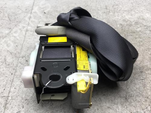front-right-seatbelt-toyota-yaris-_p1_-1999-2000-2001-2002-2003-2004-2005-25514740 main image