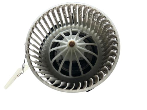 Heater blower motor AUDI Q5 (8RB) 3.0 TDI quattro | BP25564718M62 