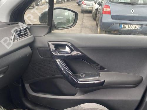 Seat buckle PEUGEOT 208 I (CA_, CC_) 1.4 HDi | BP25572537I32