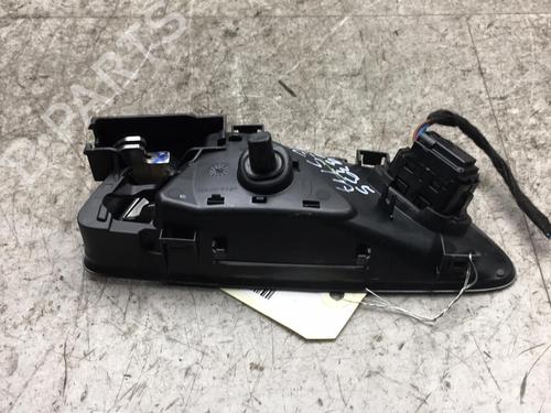 Used Front left interior door handle Front left interior door handle FORD FIESTA VII (HJ, HF) 1.5 TDCi (86 hp) 25510612 25510612