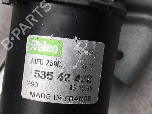 Used Front wiper motor RENAULT TRAFIC Van (T_, P_, V_) 2.5 D (75 hp) 25576434
