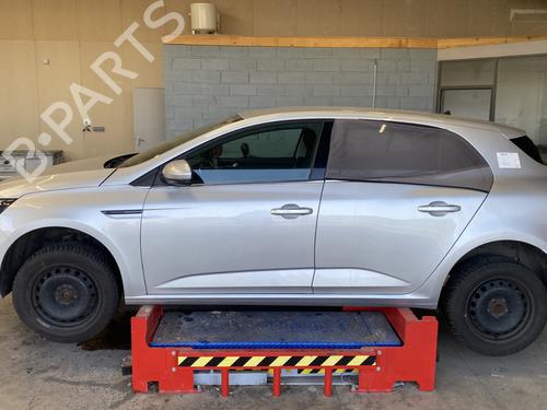 Left front fog light RENAULT MEGANE IV Hatchback (B9A/M/N_) 1.2 TCe 130 (B9MR) | BP33205803C30 - Image 23