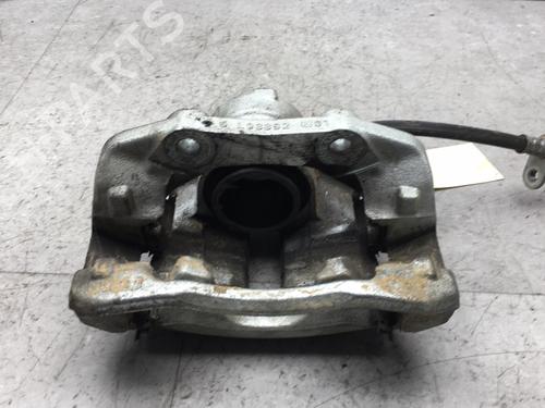 Used Right front brake caliper Right front brake caliper PEUGEOT 2008 II (UD_, US_, UY_, UJ_, UR_, UC_) 1.2 PureTech 130 (USHNS, URHNS) (130 hp) 25522143 25522143