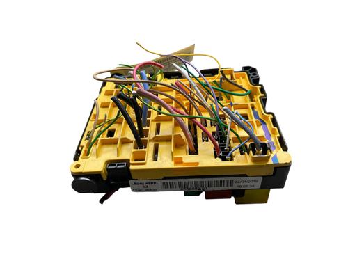 Used Fuse box PEUGEOT 208 I (CA_, CC_) 1.2 VTI 82 (82 hp) 32121328