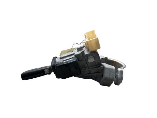 ignition-barrel-toyota-aygo-_b4_-2014-25564807 main image